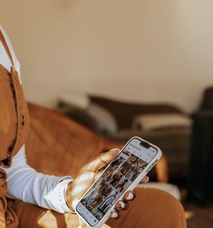 How to Use Offline Viewing for Road Trips and Travel How to Use Offline Viewing for Road Trips and Travel