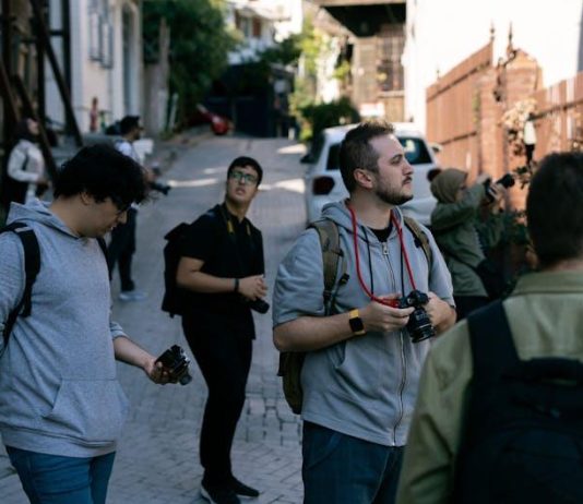 Comparing the Best Platforms for Documentary Enthusiasts Comparing the Best Platforms for Documentary Enthusiasts