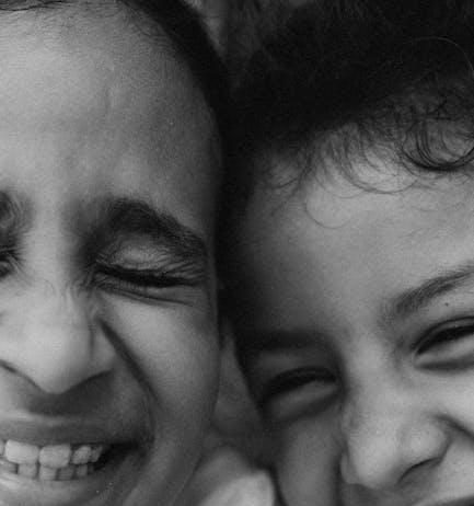 Heartwarming Rom-Coms to Watch with Someone Special Heartwarming Rom-Coms to Watch with Someone Special